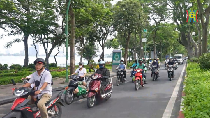 Đường Thanh Niên lãng mạn giữa lòng Hà Nội